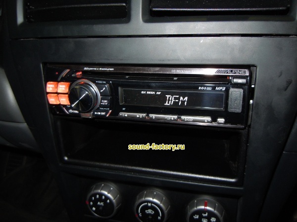 Уставновка: Автомагнитола в Nissan Almera Classic Установка: Автомагнитола в Nissan Almera Classic
